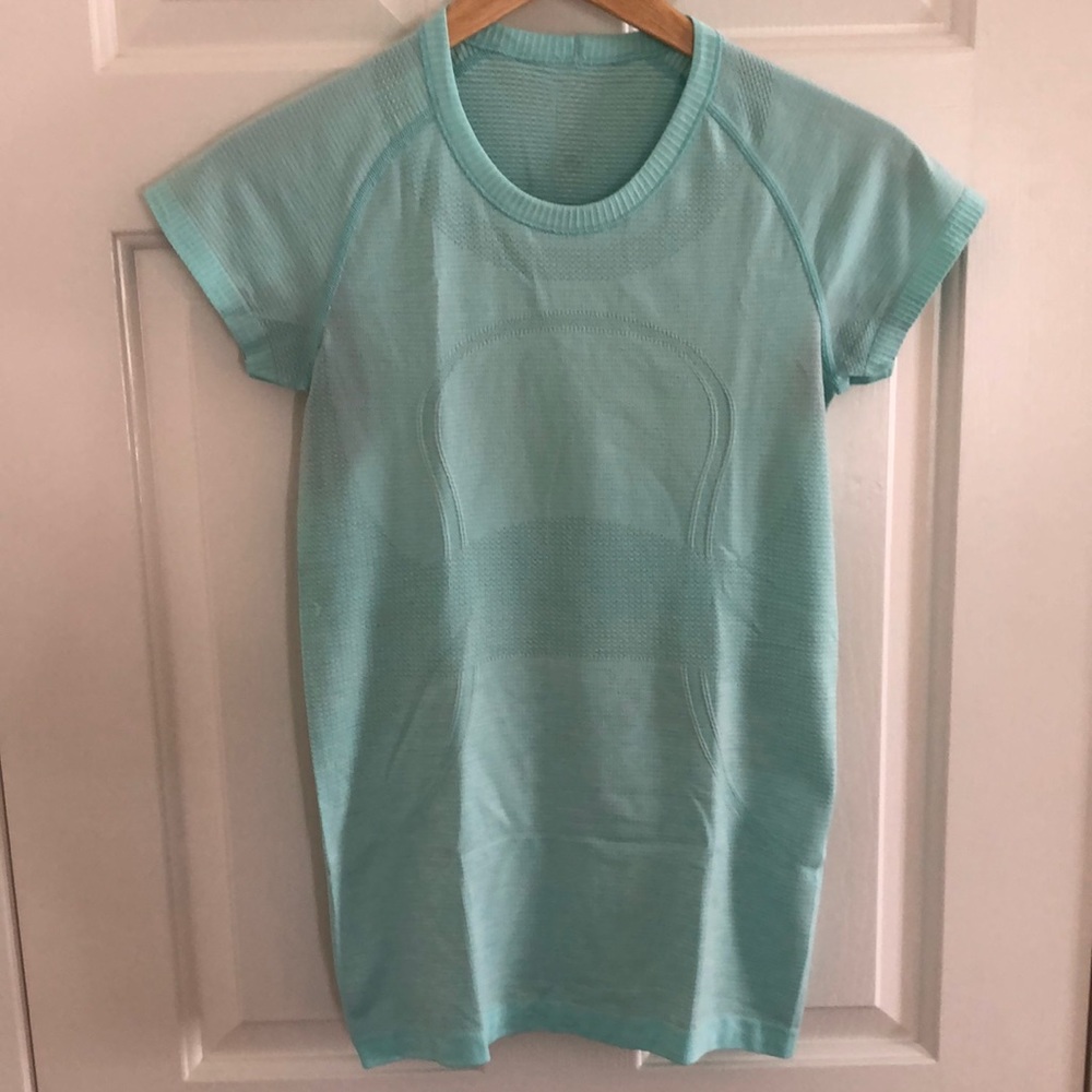 Lululemon T-shirt